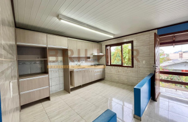 Casa 3 dormitórios para comprar no Desvio Rizzo