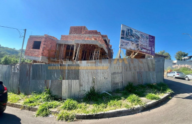 Sobrado triplex  02 dormitórios comprar bairro Bela Vista 