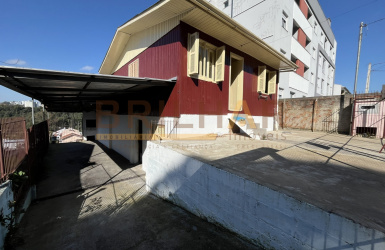 Casa 3 dormitórios comprar bairro Santa Catarina