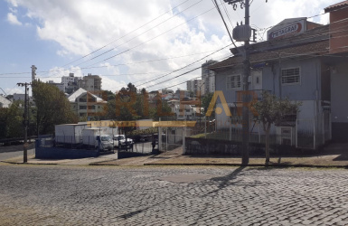 Terreno com casa mista comprar bairro Petrópolis