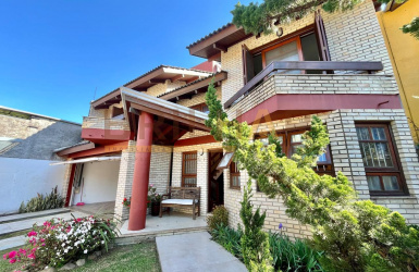 Casa 4 dormitórios comprar bairro Nossa Senhora da Saúde