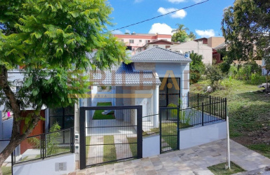 Casa 3 dormitórios comprar no bairro Cruzeiro