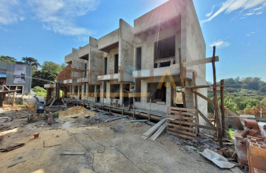 Sobrado triplex  02 dormitórios comprar bairro Bela Vista 