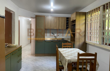Casa 3 dormitórios para comprar bairro Santa Catarina