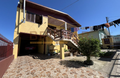 Casa  4 dormitórios Bairro Serrano